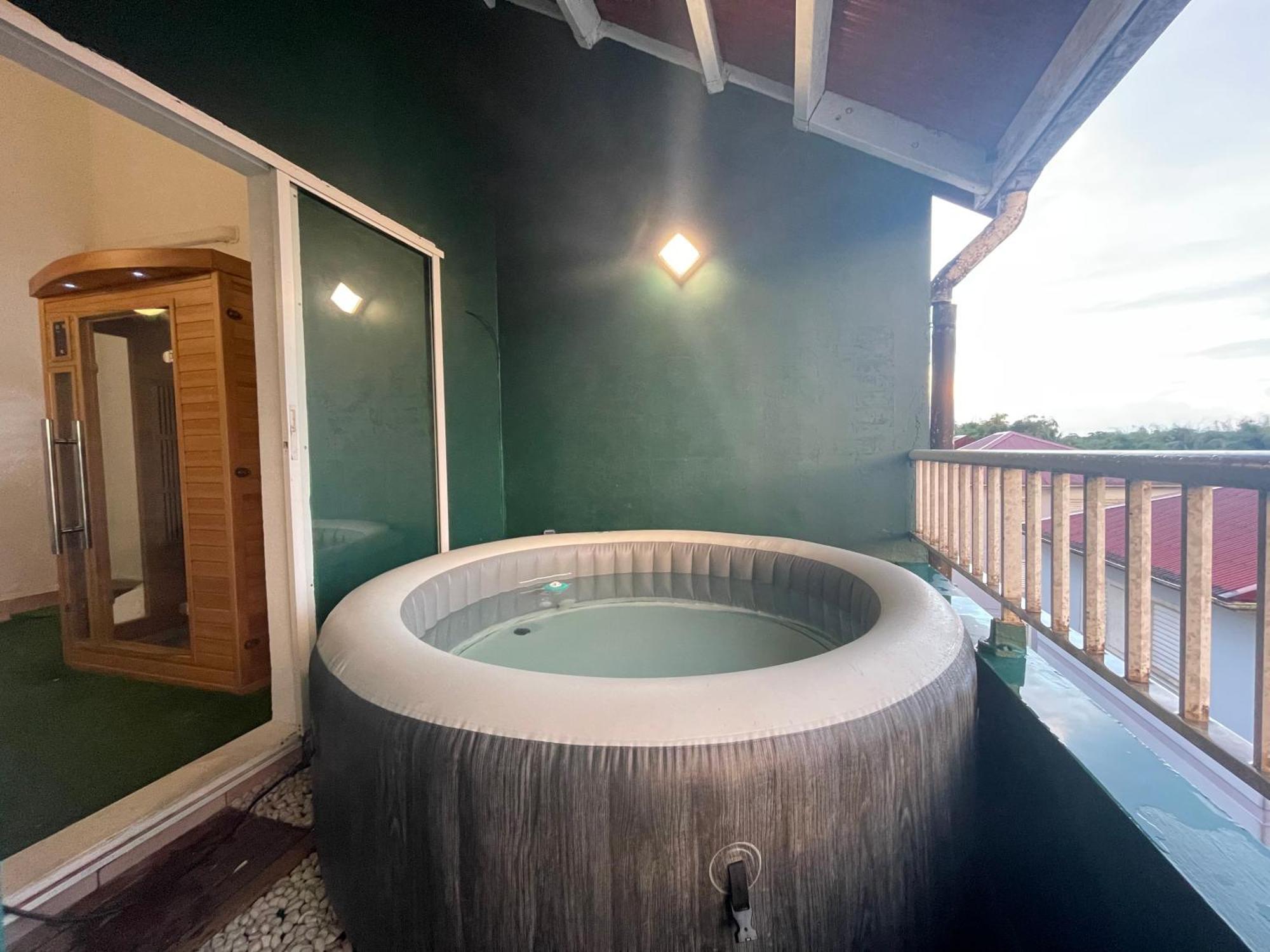 Appart Spa 20 Min Port Croisiere Et Aeroport Sainte-Rose Ngoại thất bức ảnh